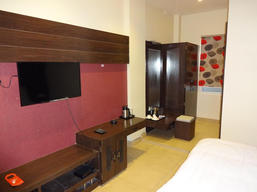 Hardik Resort Орча Стая снимка